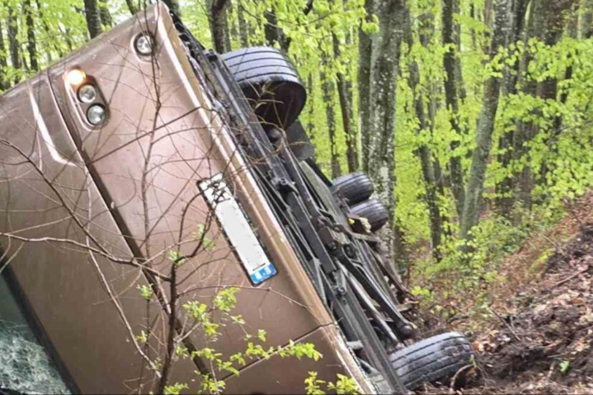 Тежка катастрофа край Малко Търново: Автобус с украинци падна в дере, има двама загинали и осем ранени